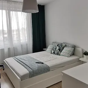 https://cellini.bucharesthotelsnow.com